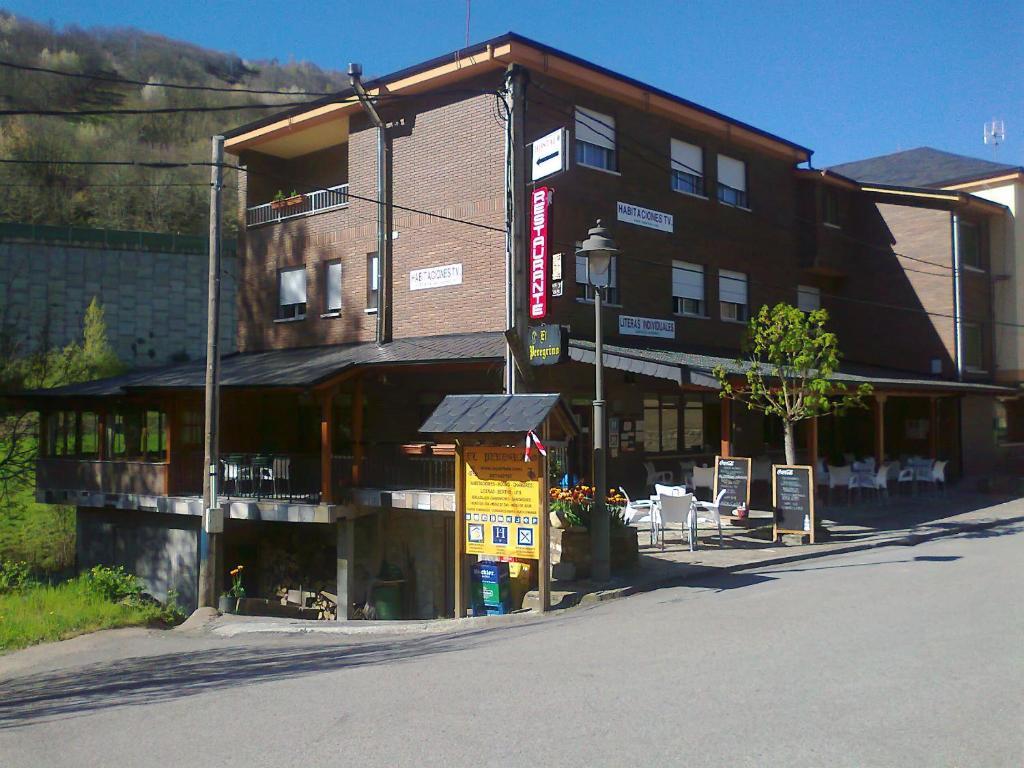 Hostal El Peregrino La Portela de Valcarce Exteriér fotografie