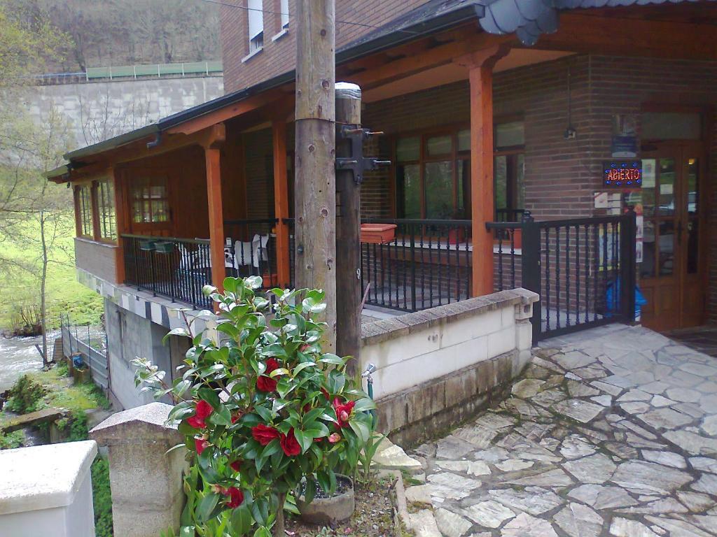 Hostal El Peregrino La Portela de Valcarce Exteriér fotografie